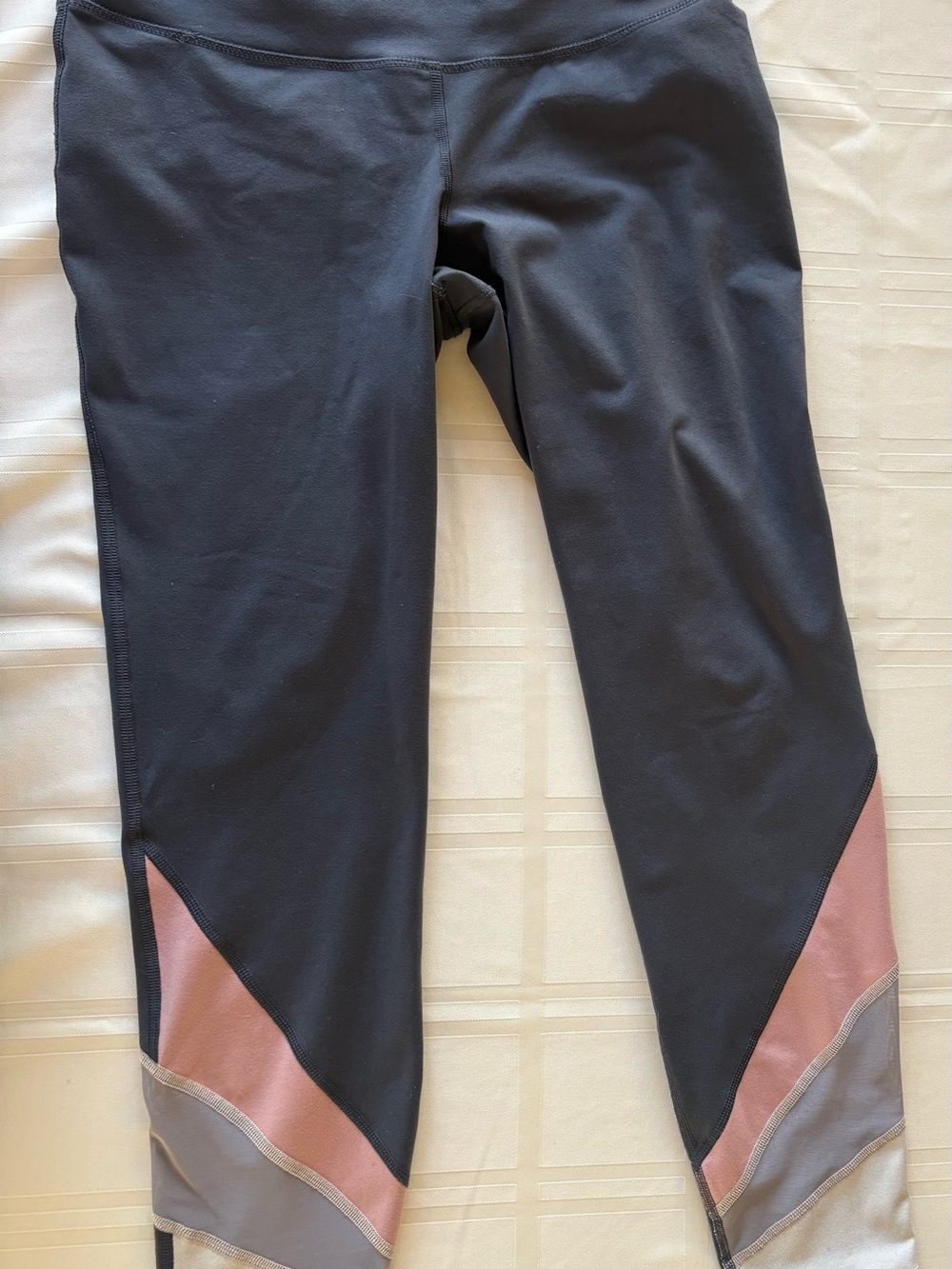 Old Navy Active Women’s Colorblock Leggings Size M Pink Gray Black